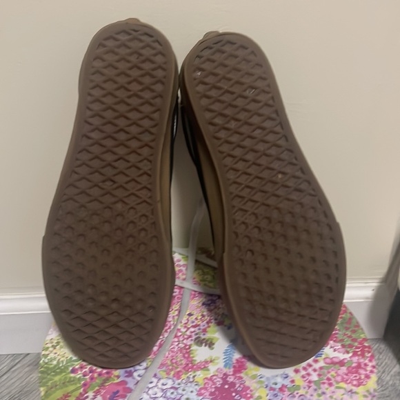 Vans Knu Skool Shoes the KnuSkool is a modern interpretation of a classic 90s - Picture 6 of 9